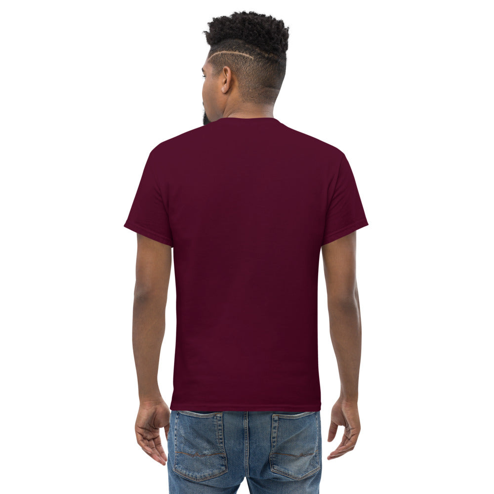 T-shirt classique unisexe Les Poneys du Roheryn, Bordeaux, porté par un homme, vue de dos